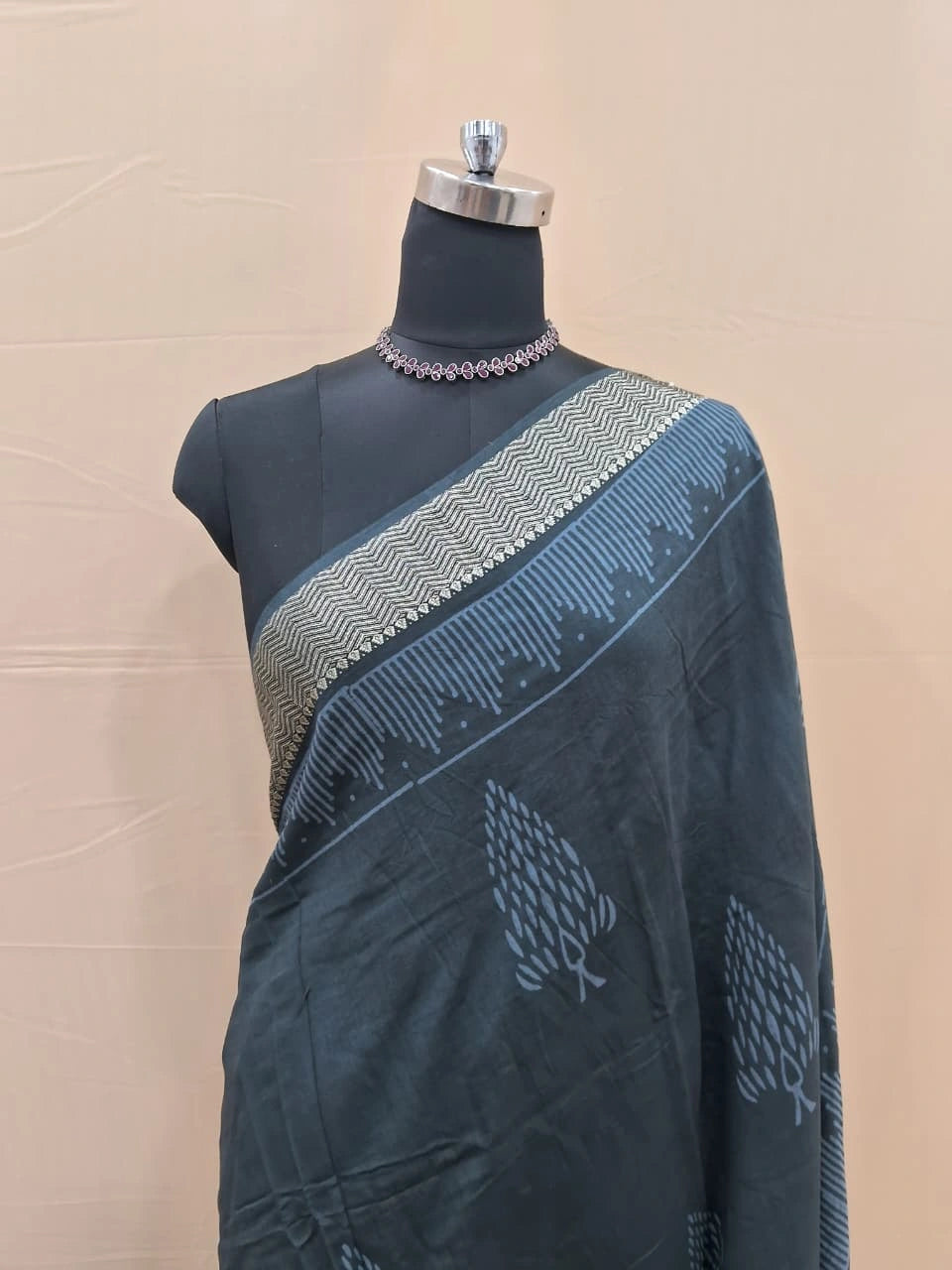 Metal Grey Maheshwari Cotton Saree 1