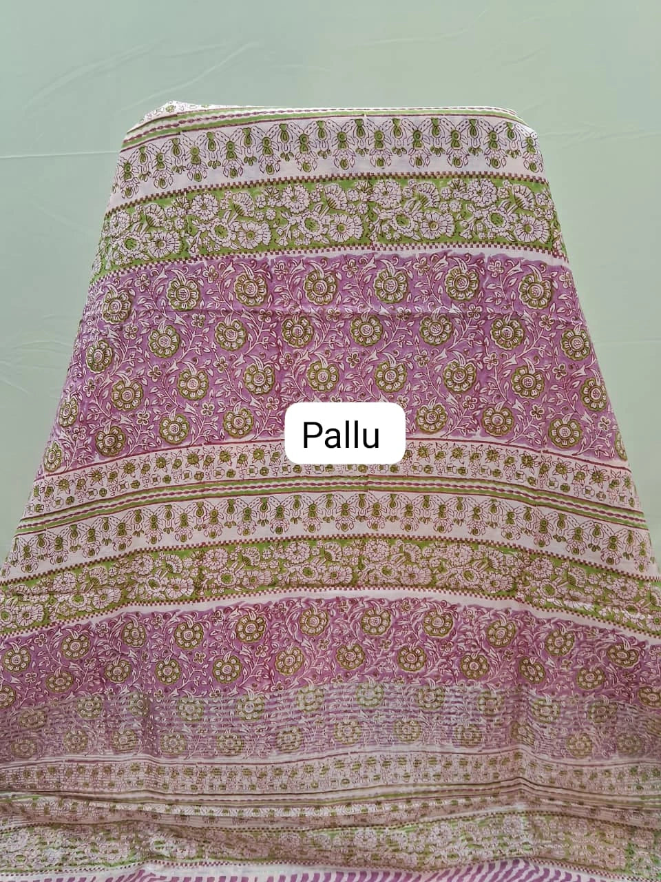 Elegant Peach Maheshwari Cotton Saree pallu