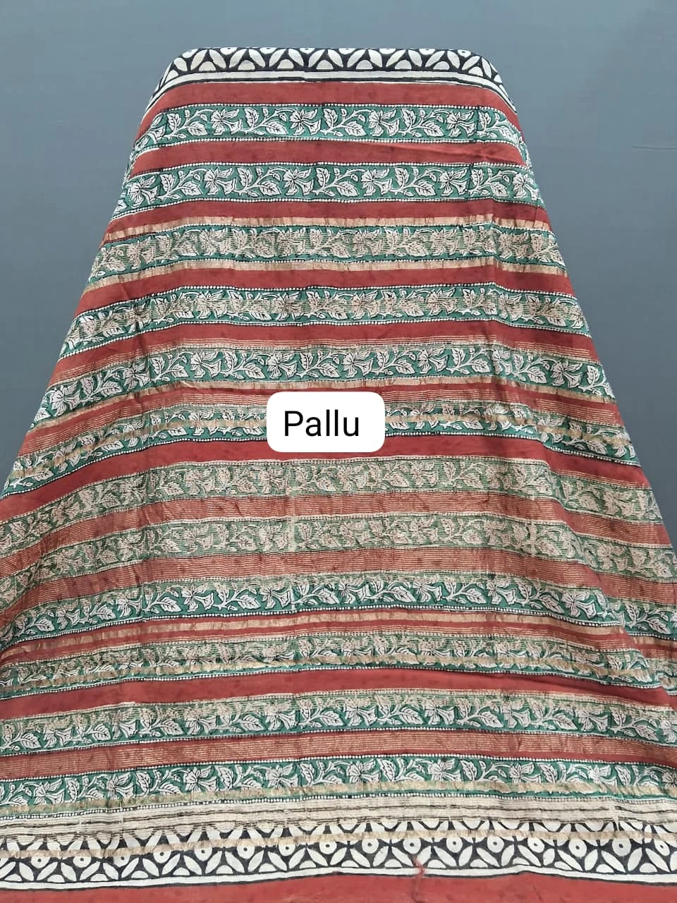 Beige Pure Maheshwari Cotton Saree pallu