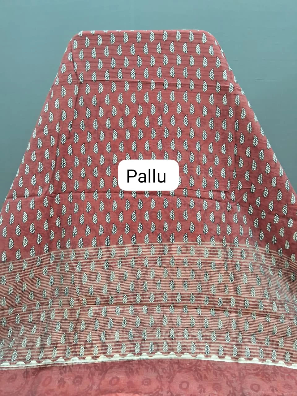 Cream Pure Maheshwari Cotton Saree pallu