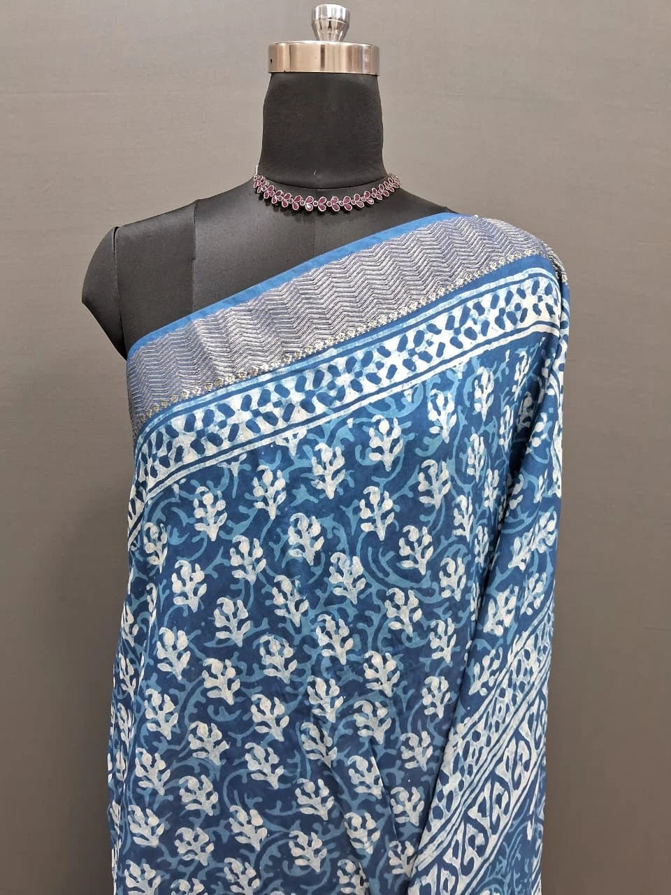 Indigo Blue Handwoven Maheshwari Cotton Saree with Floral Motif Print 1