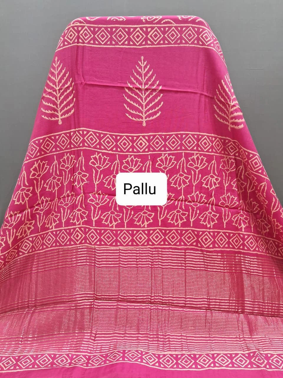 Rani Pink Maheshwari Cotton saree Pallu