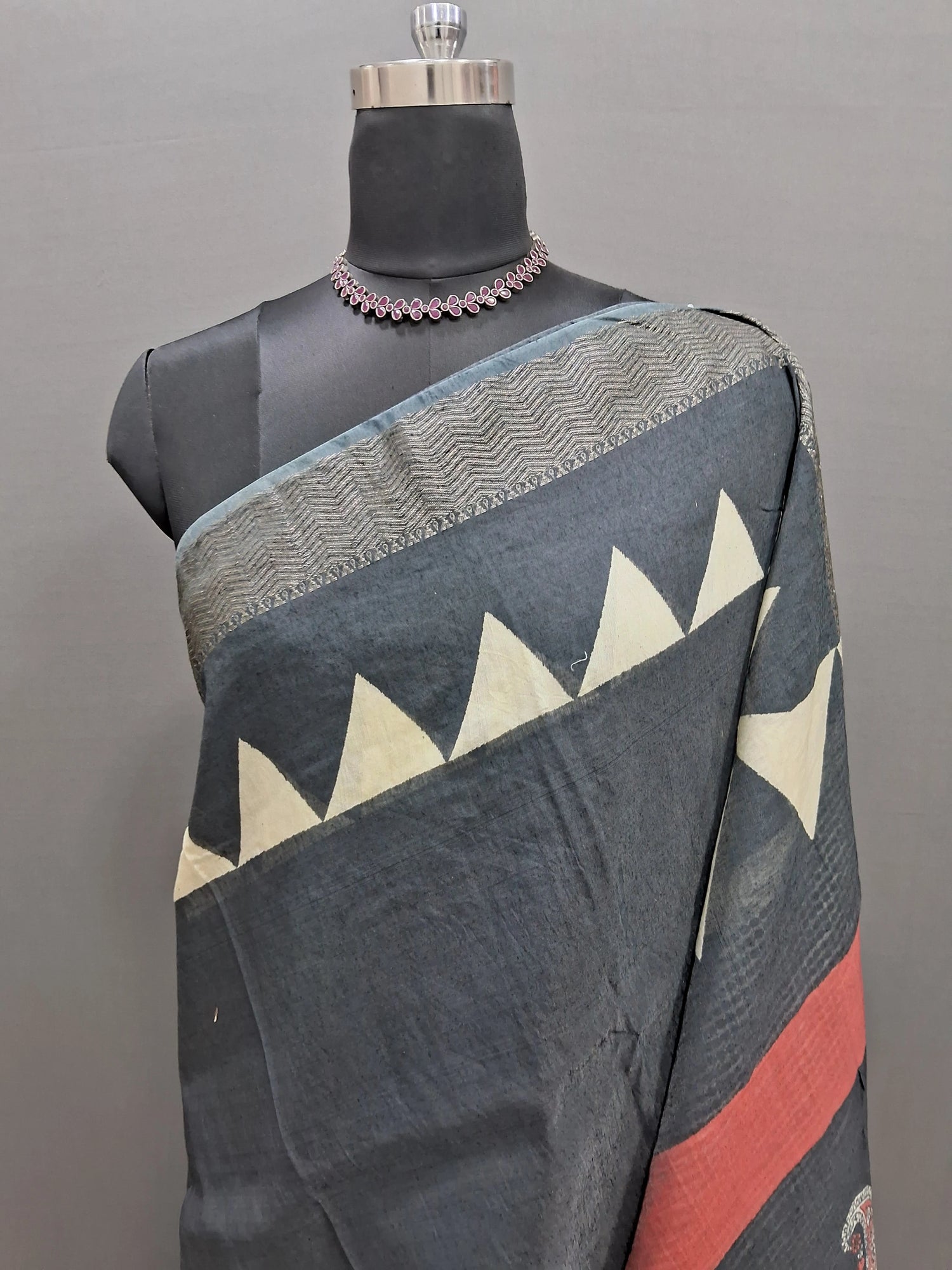 Black Plain Maheshwari Cotton Saree 1