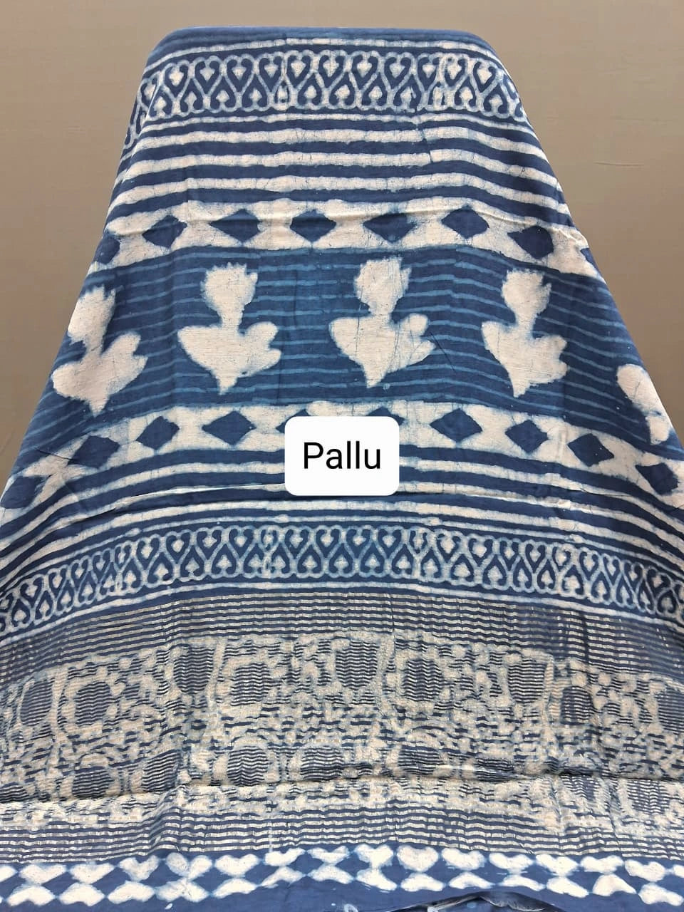 Indigo Blue Maheshwari Cotton Saree Pallu