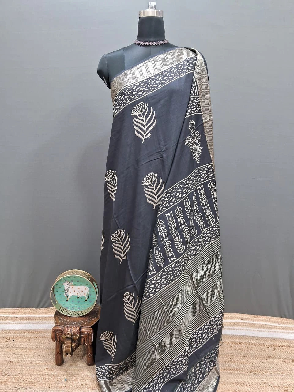 Black Maheshwari Cotton Saree  with Cream Flower Printed Body 