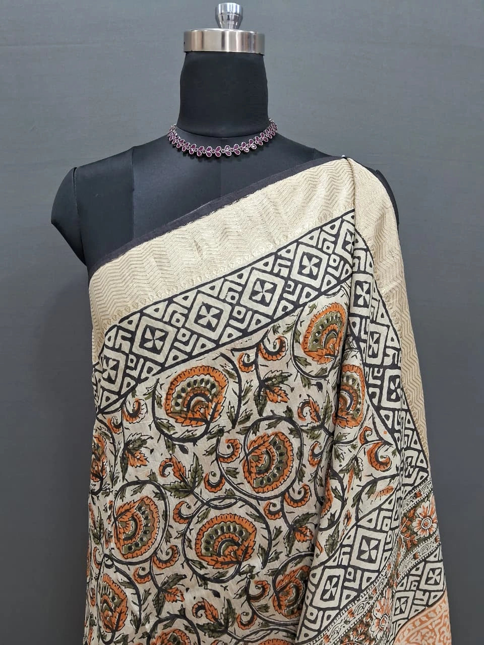 Off White Maheshwari Cotton Saree 1