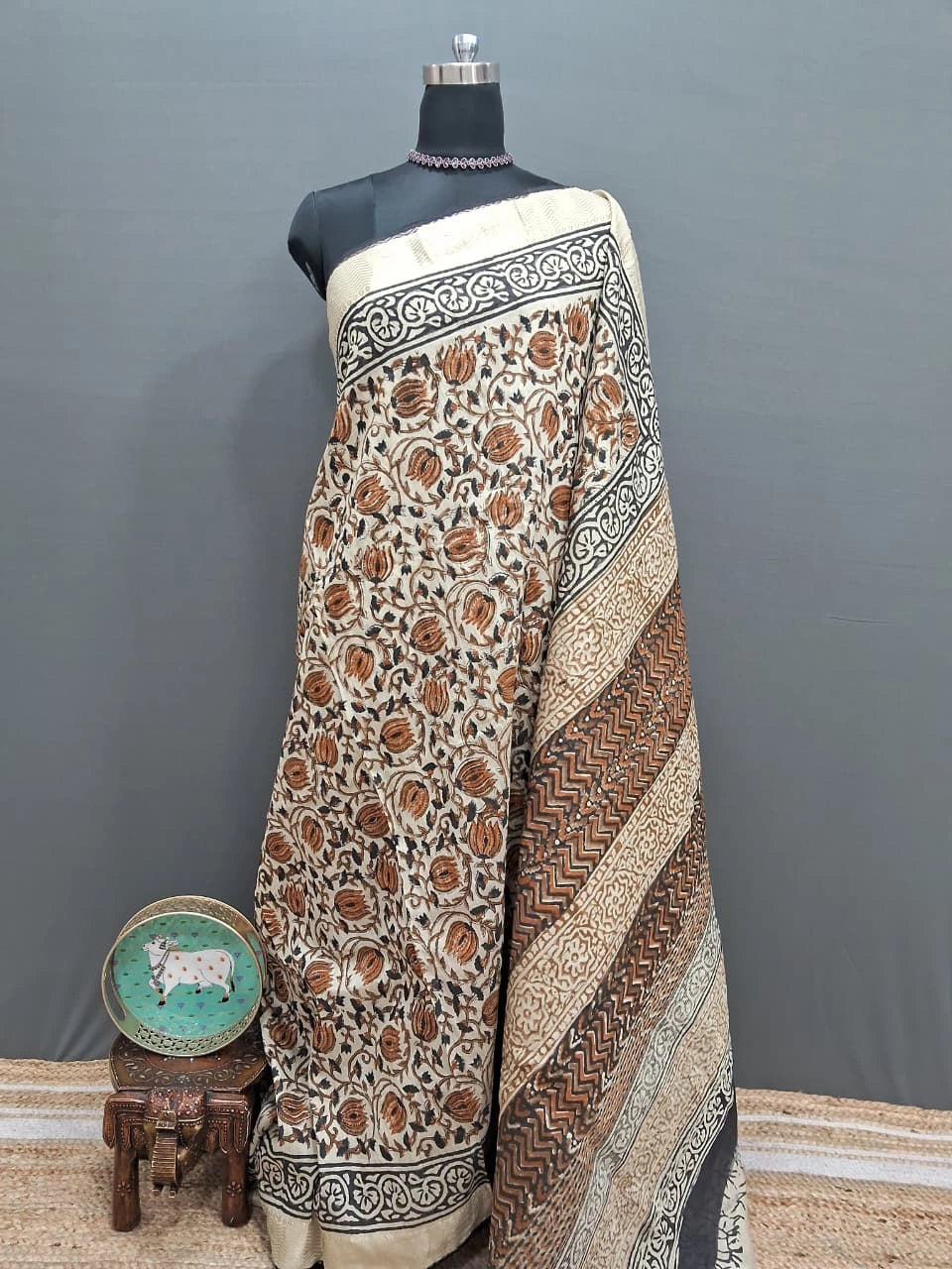 Cream Pure Maheshwari cotton saree 