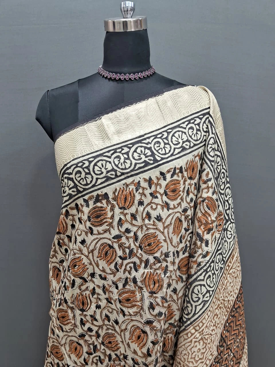 Cream Pure Maheshwari cotton saree 1