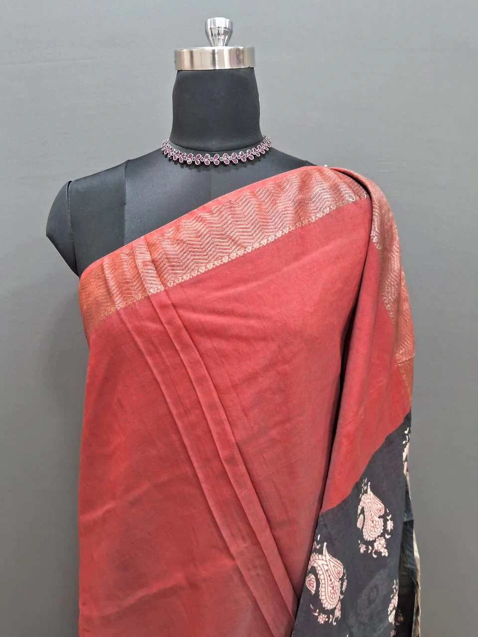 Red plain Maheshwari cotton saree 1