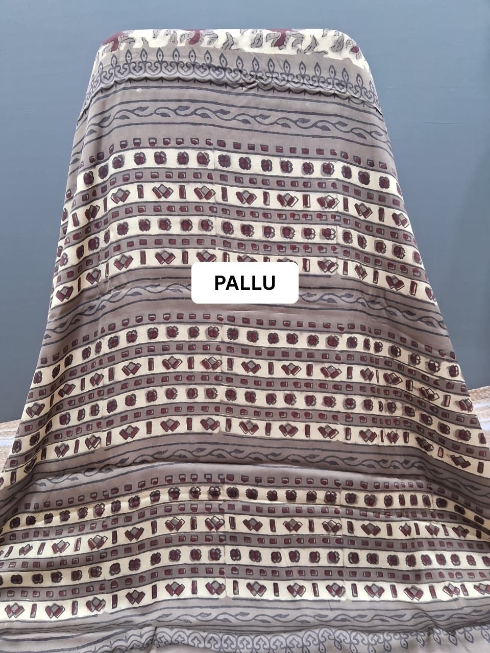 Cream Pure Modal Silk Traditional Saree pallu