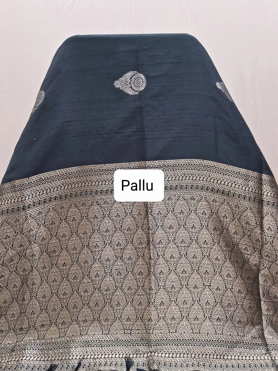 Black Pure matka silk saree Pallu