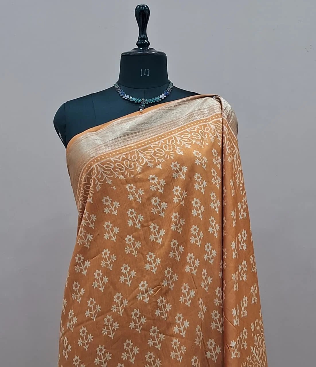 Light Yellow Maheshwari Silk Saree 1