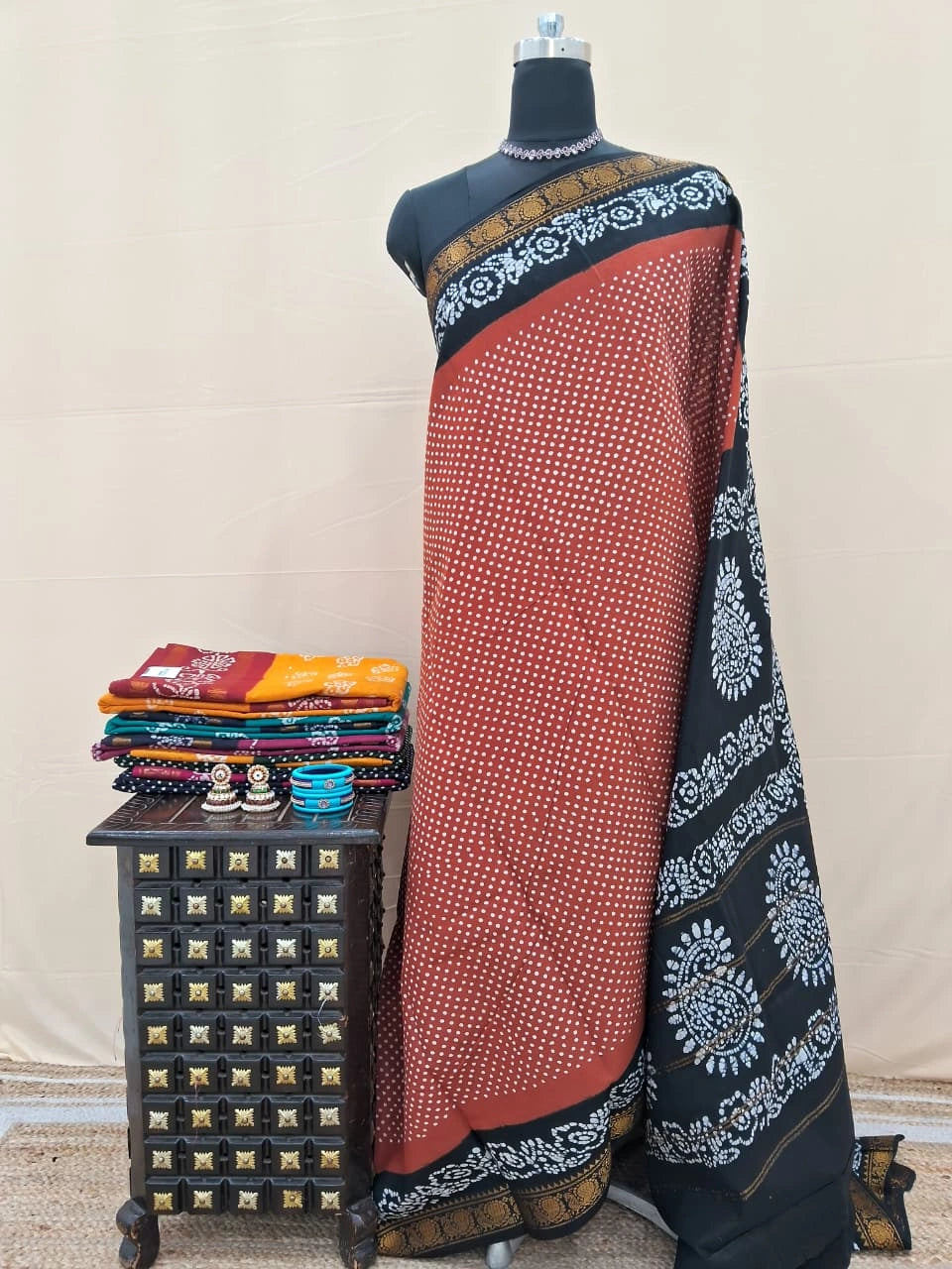 Fire Red Sungudi Cotton Saree 