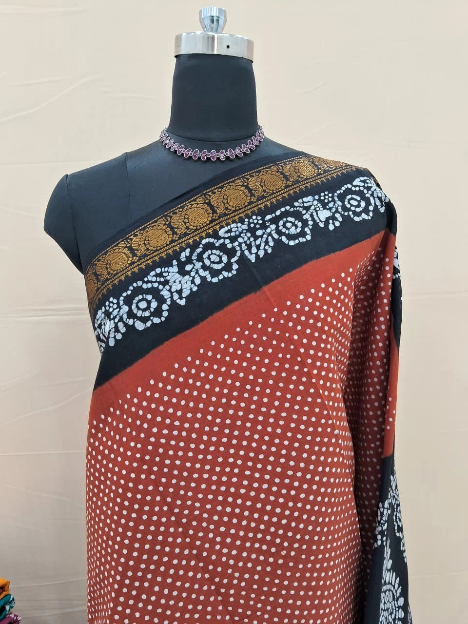 Fire Red Sungudi Cotton Saree 1