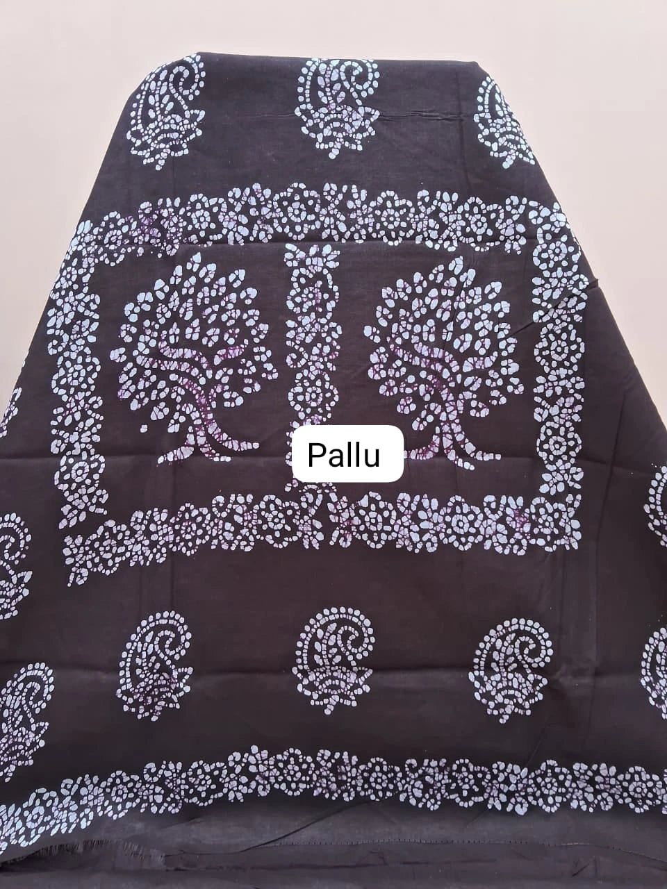Grey Sungudi cotton saree pallu