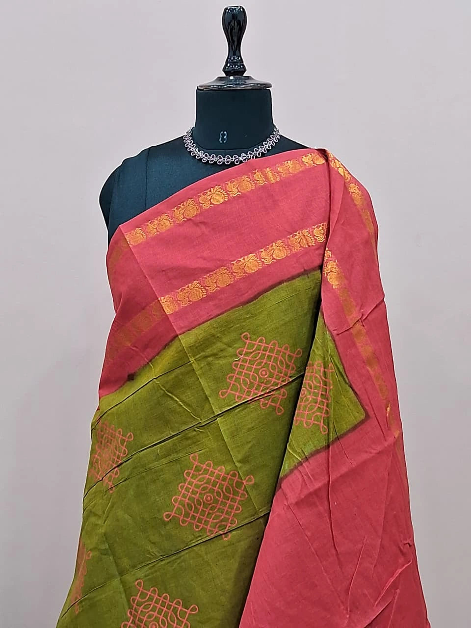 Olive green Sungudi cotton saree 1
