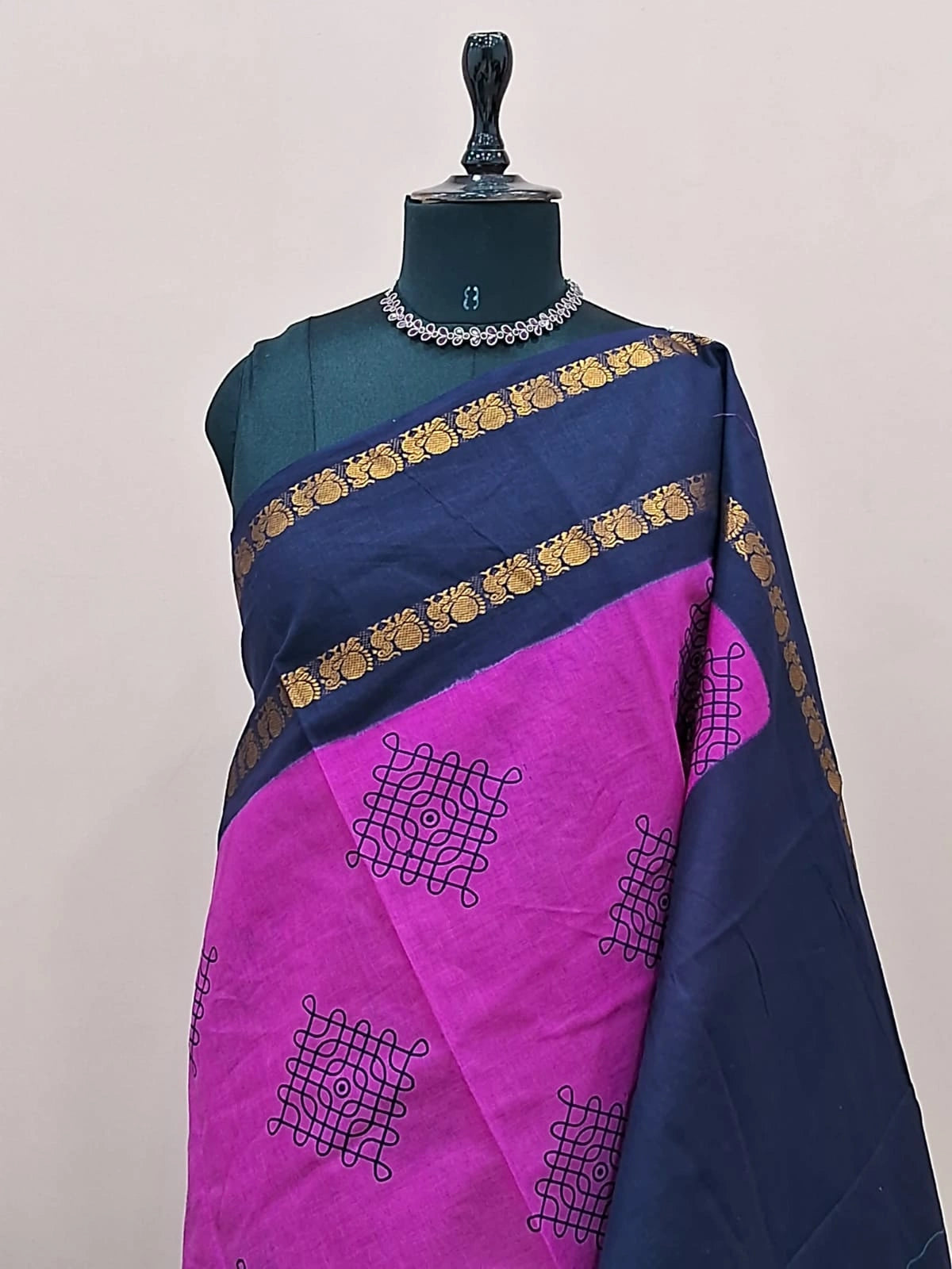 Magenta Sungudi cotton saree 1