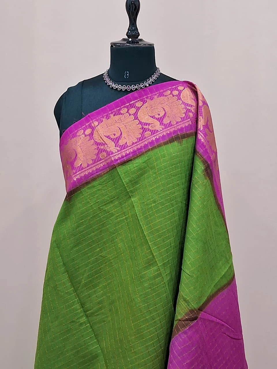 Parrot Green Sungudi Cotton Saree 1