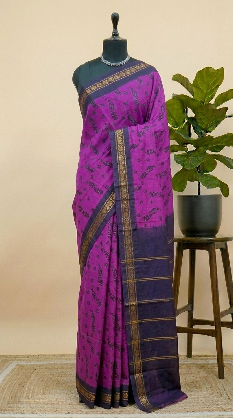 Elegant raspberry Sungudi cotton saree