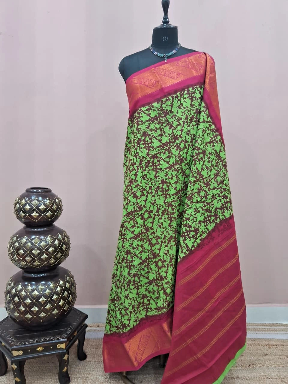 Bright Green Sungudi Cotton Saree 