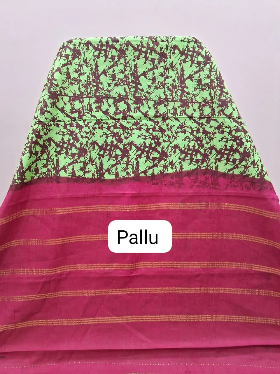Bright Green Sungudi Cotton Saree pallu