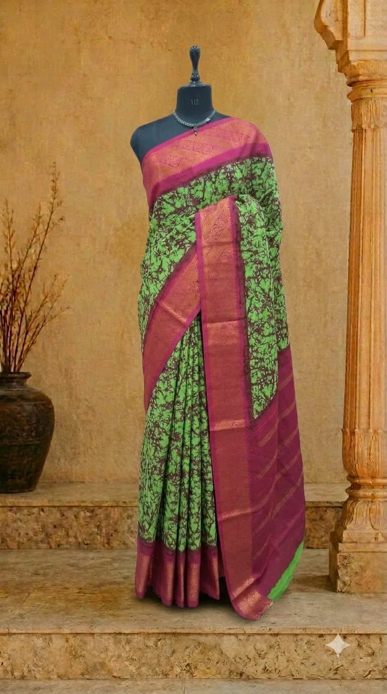 Bright Green Sungudi Cotton Saree 