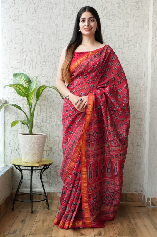 Fire Red Maheshwari Silk Cotton Saree