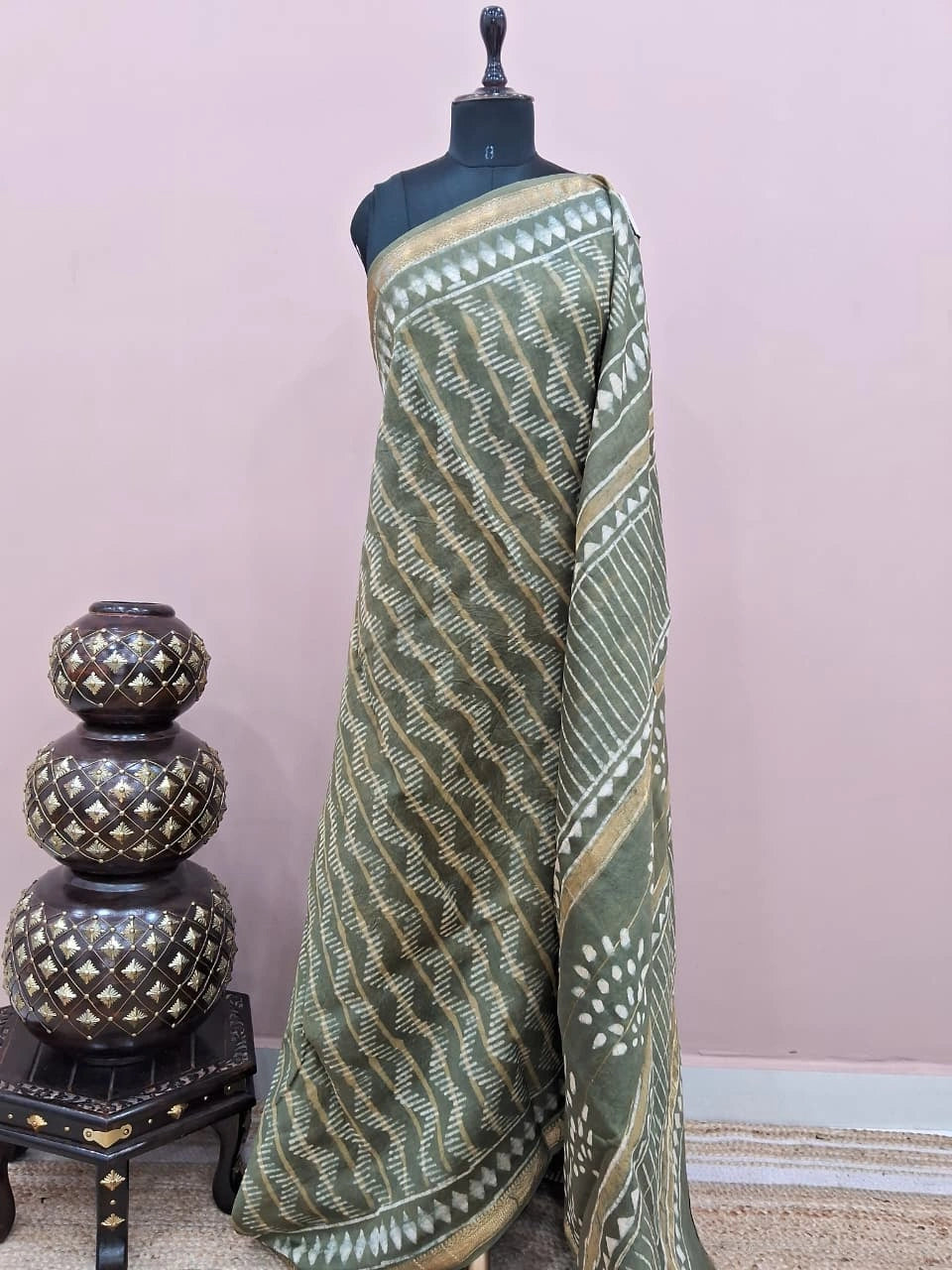 Olive Green Maheshwari Silk Cotton Saree 