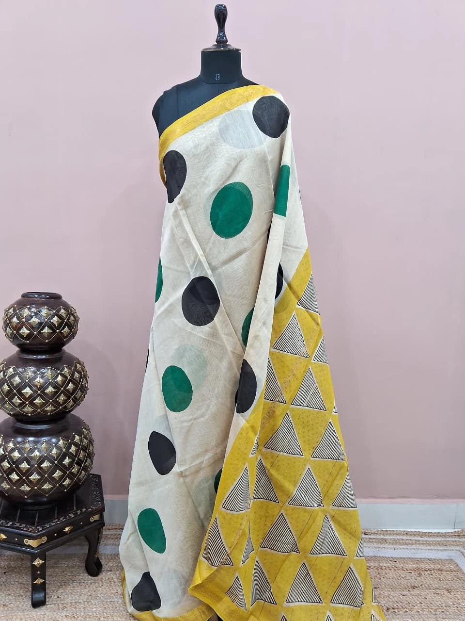 Beige Maheshwari Silk Cotton Saree 