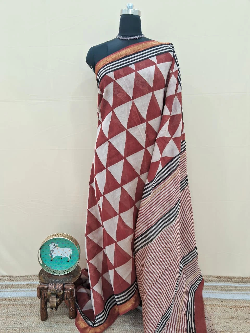 Beige Maheshwari silk cotton saree