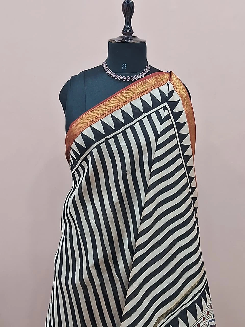 Cream Maheshwari Silk Cotton Saree