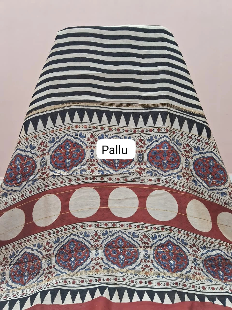 Cream Maheshwari Silk Cotton Saree Pallu