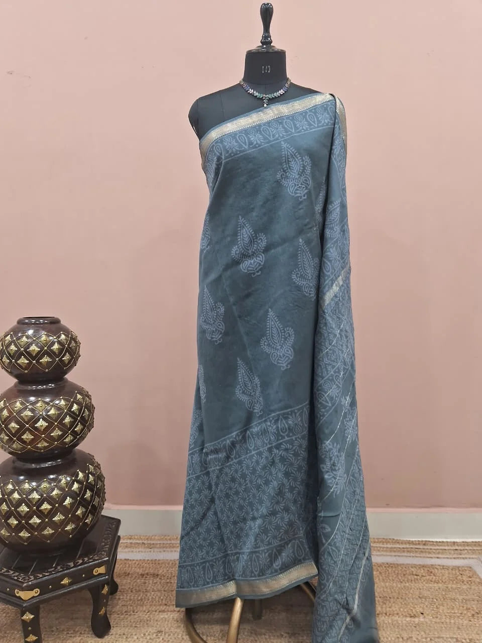 Dark Grey Maheshwari Silk Cotton Saree