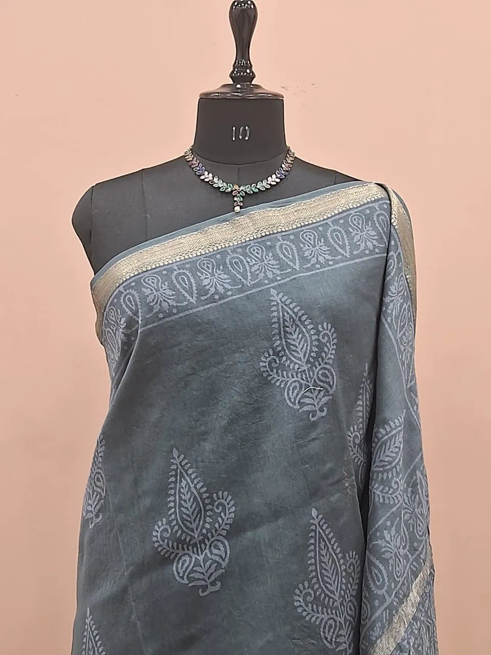 Dark Grey Maheshwari Silk Cotton Saree 1