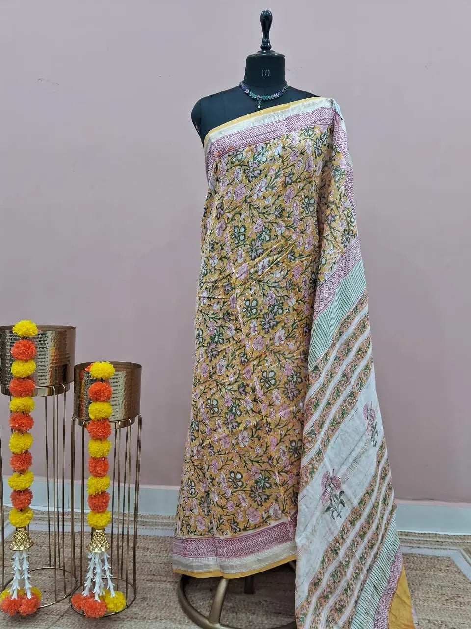 Light Yellow Maheshwari Silk Cotton Saree