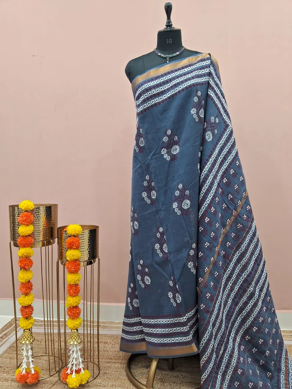 Dark Grey Maheshwari Silk Cotton Saree