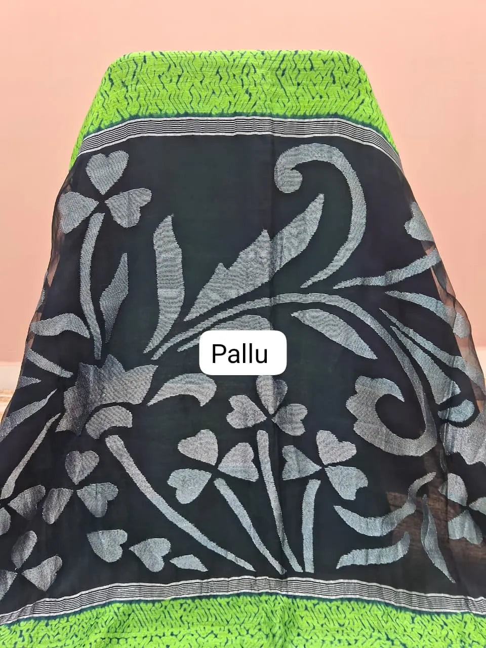 Leaf Green Pure Matka Silk Saree Pallu