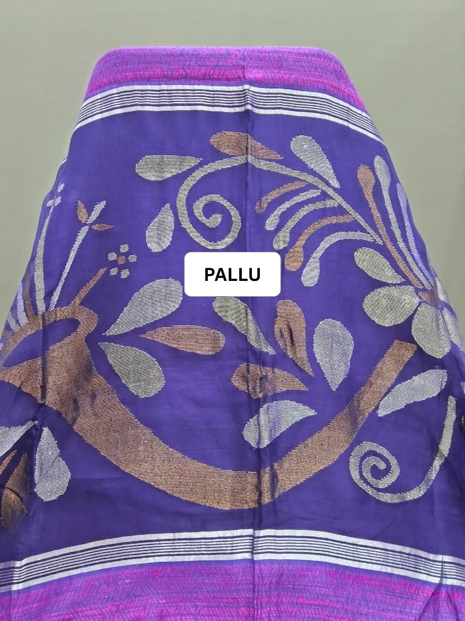 Raspberry Pink Pure Matka Silk Saree pallu