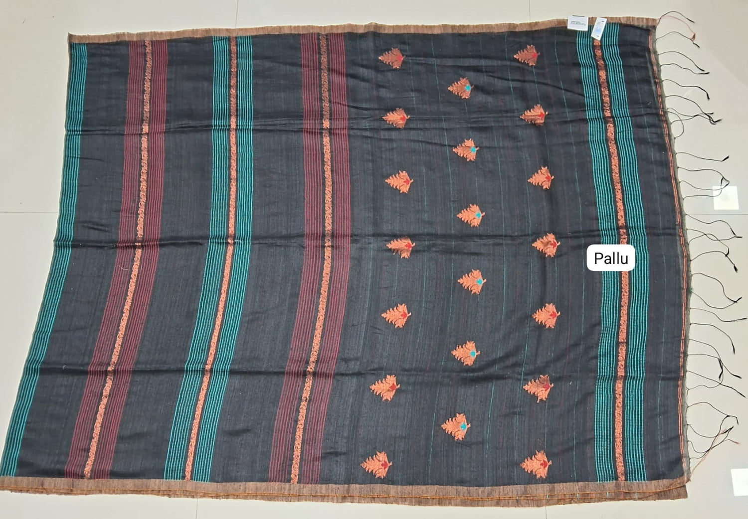 Black Pure Matka Silk Saree pallu