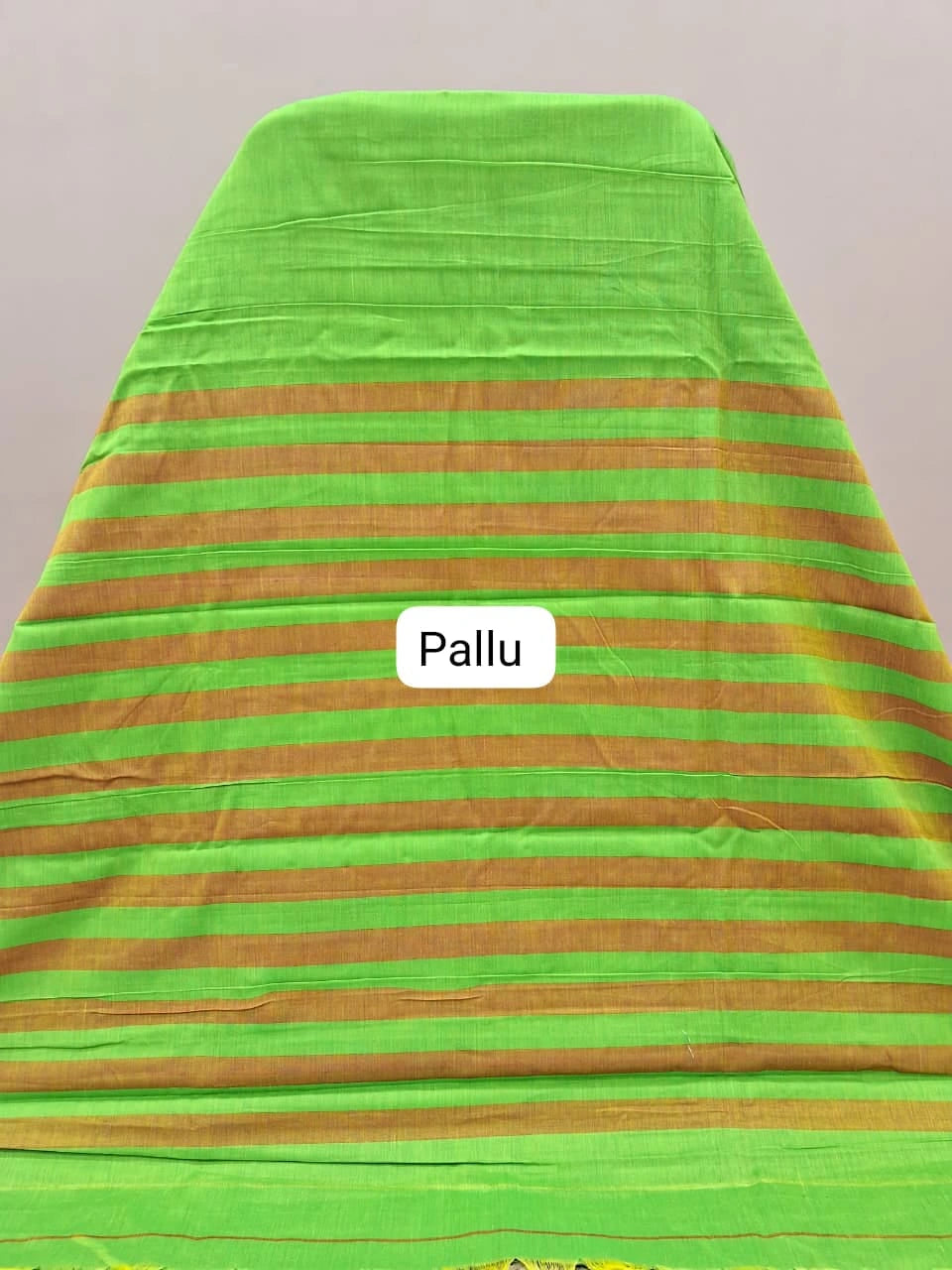 Parrot Green Plain Narayanpet Cotton Saree Pallu