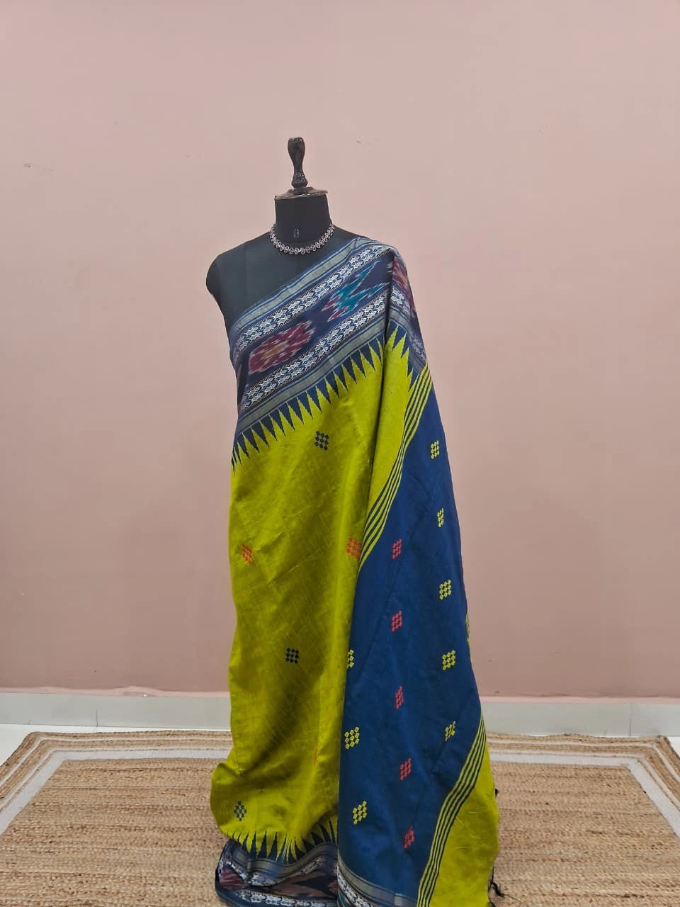 Bright Green Khadhi Pure Pattu Saree