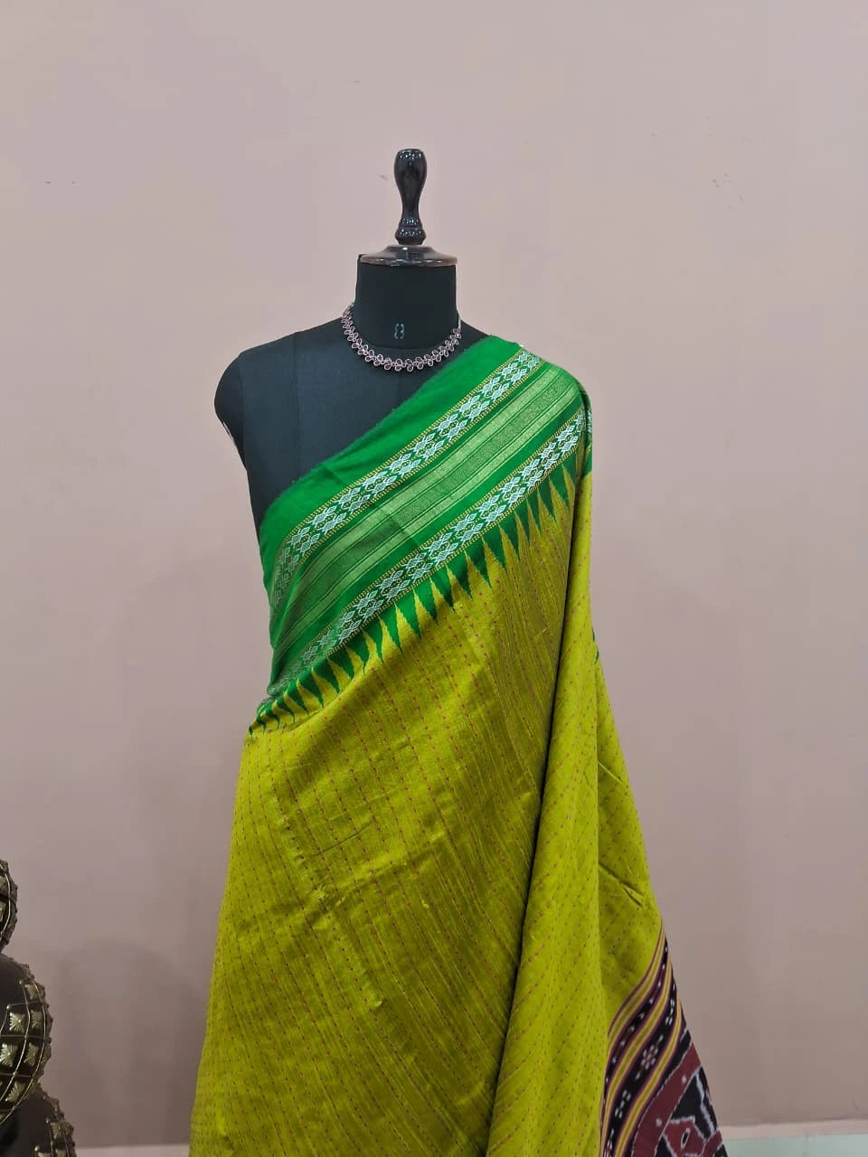 Lemon Green Khadhi Pure Pattu Saree  1