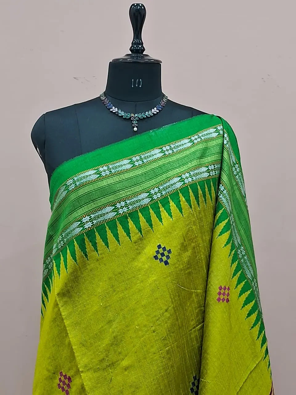 Lemon Green Khadhi Pure Pattu Saree 1
