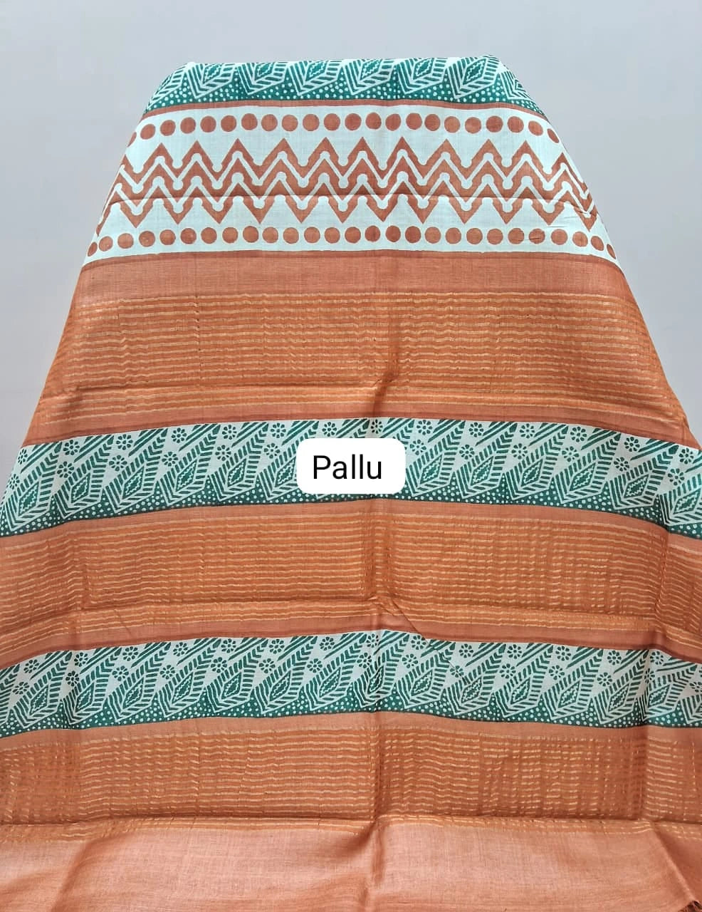 Olive Green Plain Pure Tussar Saree pallu