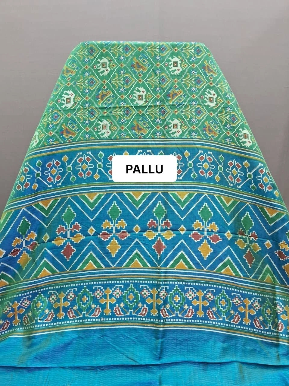 Traditional Green Semi Silk Saree pallu