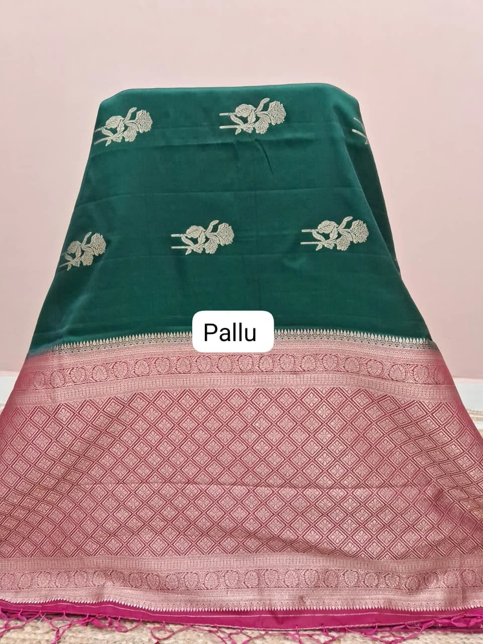 Green Raw Silk Saree pallu