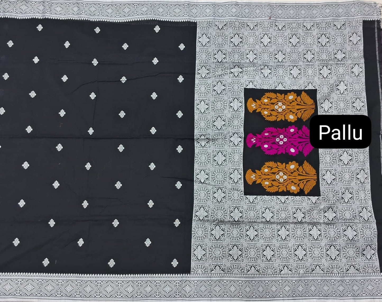 Black Khadhi Silk Saree Pallu