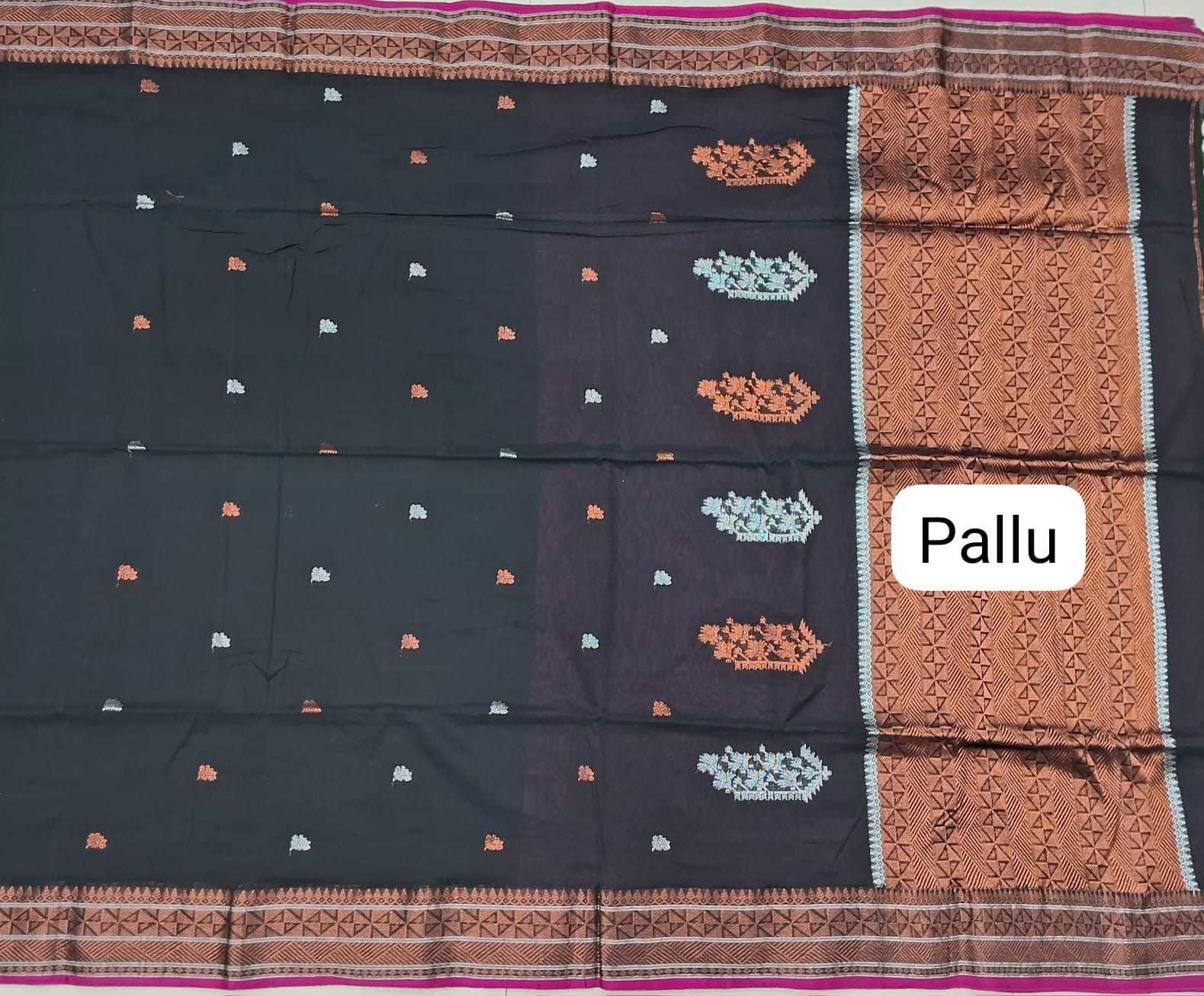 Black Khadhi Silk Saree Pallu