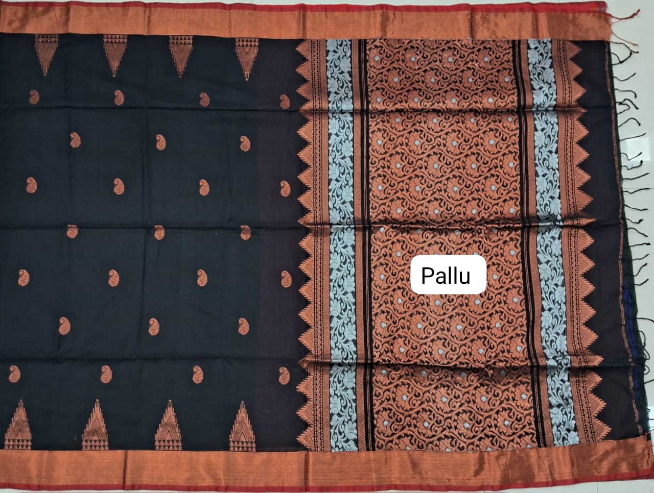 Black Khadhi Silk Saree Pallu