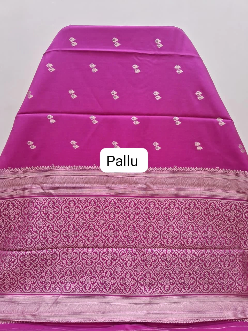 Elegant Rani pink silk saree pallu